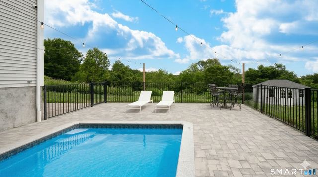 557 Upper Grassy Hill Road, Woodbury, CT 06798