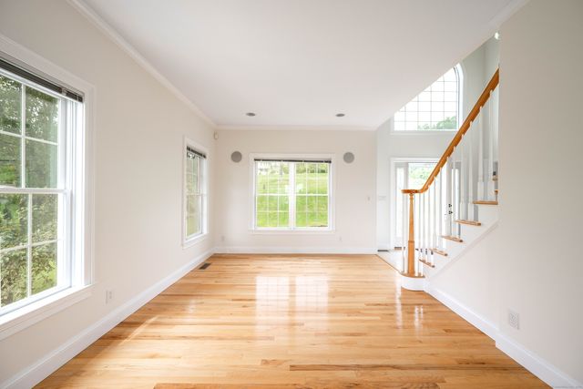 557 Upper Grassy Hill Road, Woodbury, CT 06798