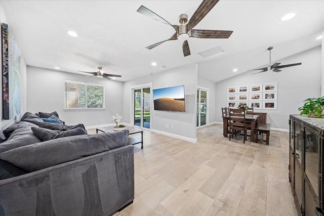 6100 Helens Ct, Loomis, CA 95650