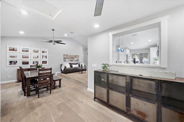 6100 Helens Ct, Loomis, CA 95650