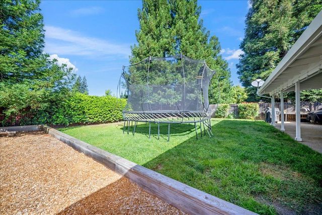 6100 Helens Ct, Loomis, CA 95650