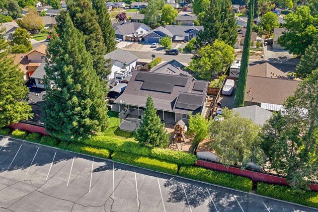 6100 Helens Ct, Loomis, CA 95650