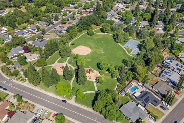 6100 Helens Ct, Loomis, CA 95650