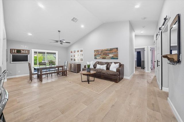 6100 Helens Ct, Loomis, CA 95650