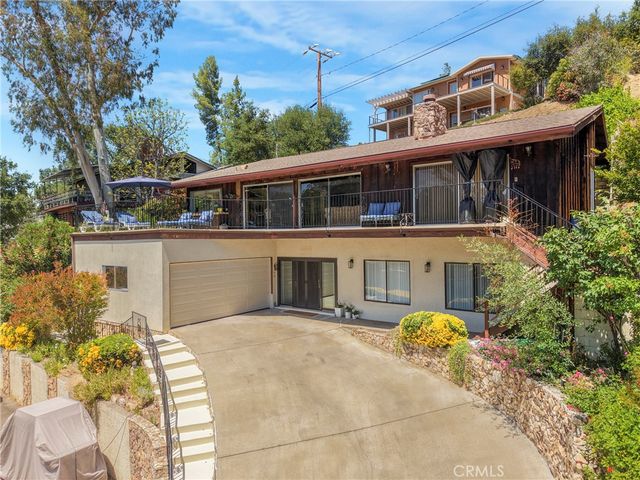 2232 East Lakeshore Drive, Agoura Hills, CA 91301