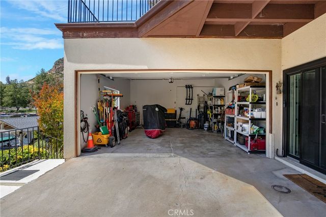 2232 East Lakeshore Drive, Agoura Hills, CA 91301