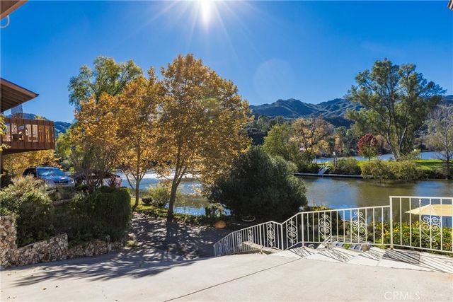 2232 East Lakeshore Drive, Agoura Hills, CA 91301