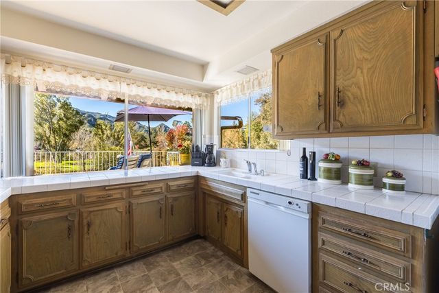 2232 East Lakeshore Drive, Agoura Hills, CA 91301