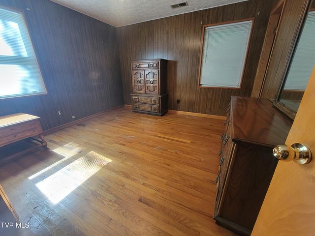 19370 Us Highway 23, Duffield, VA 24244