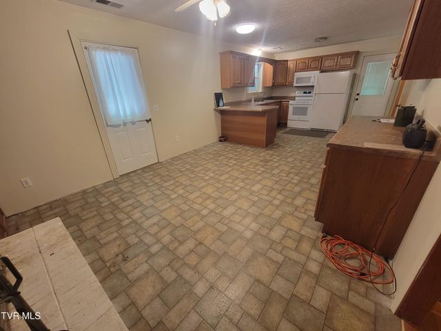 19370 Us Highway 23, Duffield, VA 24244