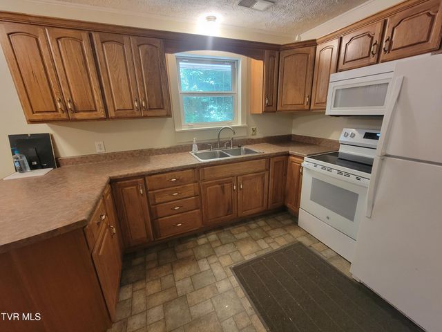 19370 Us Highway 23, Duffield, VA 24244