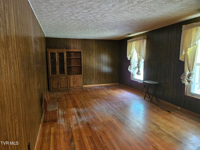 19370 Us Highway 23, Duffield, VA 24244