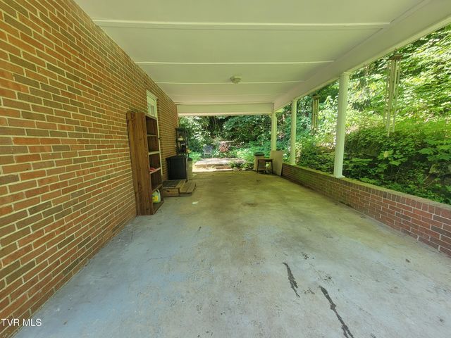 19370 Us Highway 23, Duffield, VA 24244