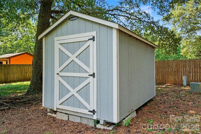 6008 Trysting Road, Charlotte, NC 28227
