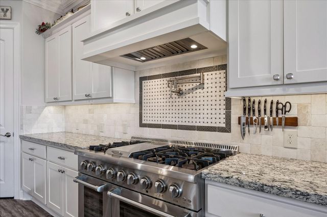 628 Appia Drive, Kemah, TX 77565