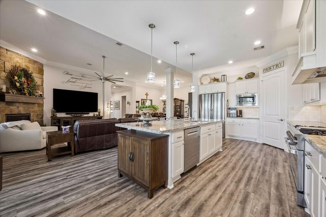 628 Appia Drive, Kemah, TX 77565