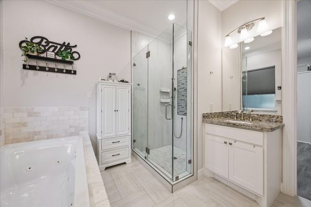 628 Appia Drive, Kemah, TX 77565