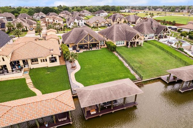 628 Appia Drive, Kemah, TX 77565