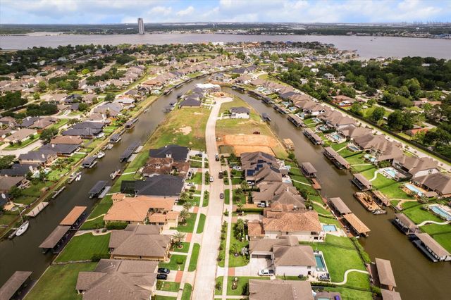 628 Appia Drive, Kemah, TX 77565