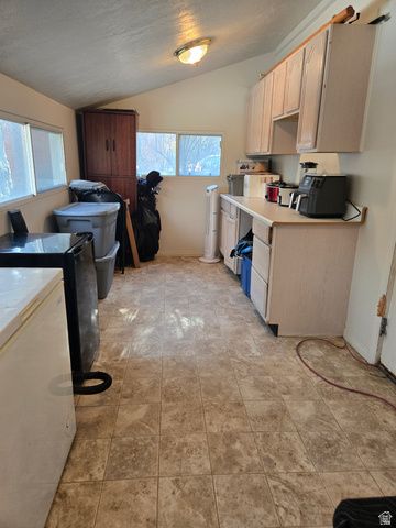 3252 N 600 W, Pleasant View, UT 84414