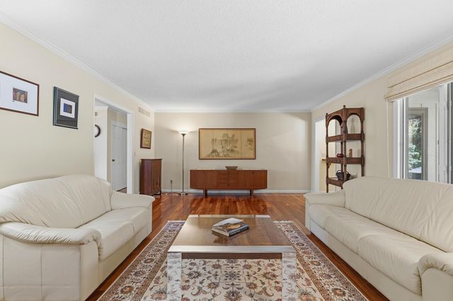 4120 Lyon Drive, Upper Arlington, OH 43220