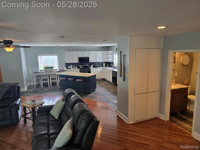 135 N Haven Street, Novi, MI 48377