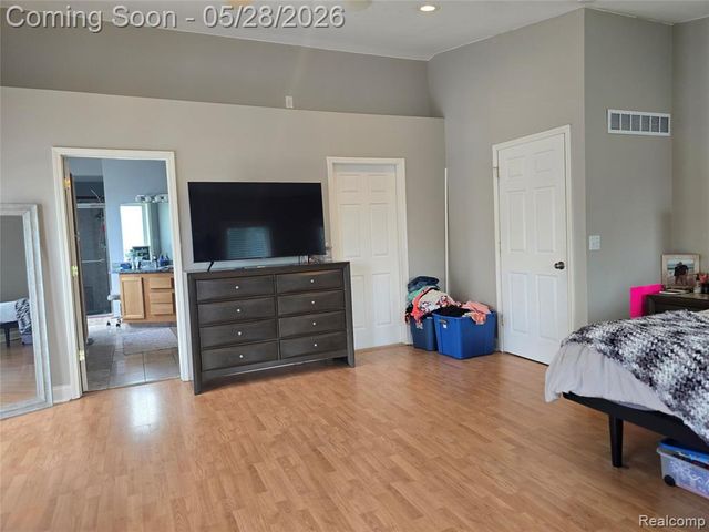 135 N Haven Street, Novi, MI 48377