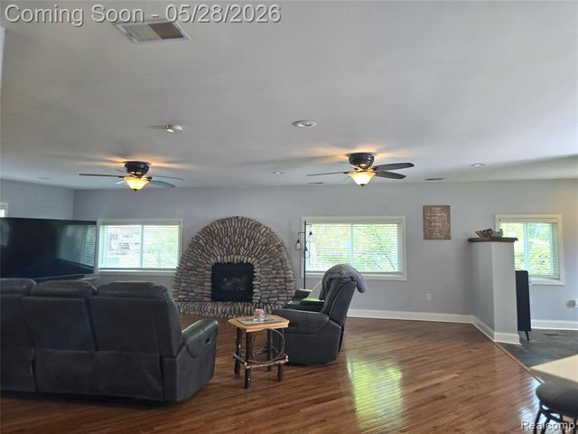 135 N Haven Street, Novi, MI 48377