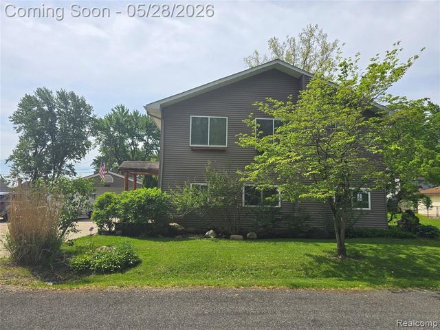 135 N Haven Street, Novi, MI 48377