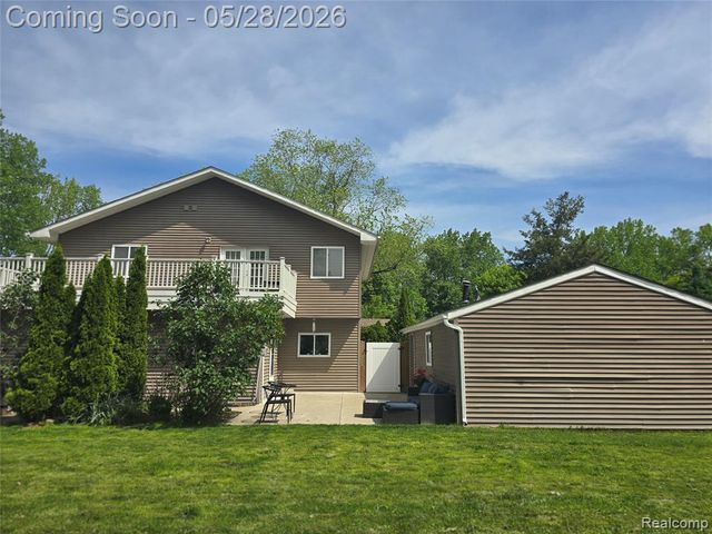 135 N Haven Street, Novi, MI 48377