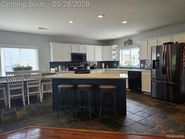 135 N Haven Street, Novi, MI 48377