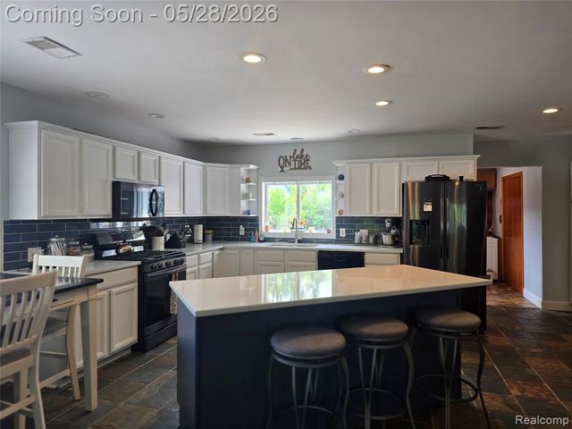 135 N Haven Street, Novi, MI 48377