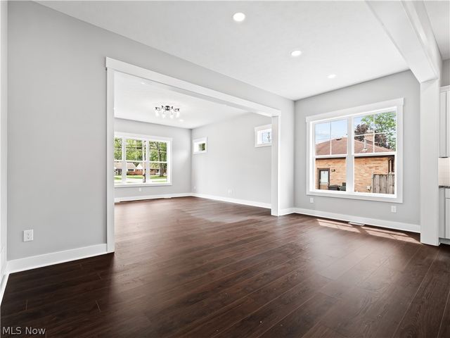6774 Middlebrook Boulevard, Middleburg Heights, OH 44130