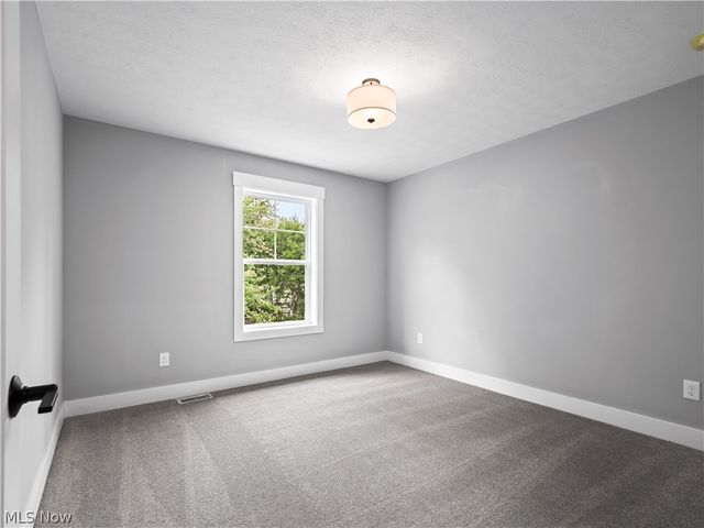 6774 Middlebrook Boulevard, Middleburg Heights, OH 44130