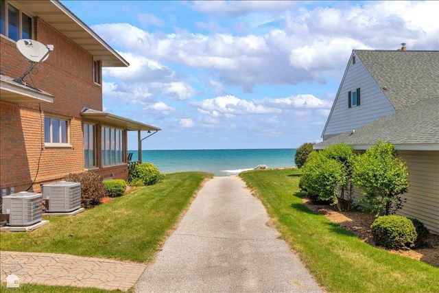 3079 Sandy Oaks Lane, Fort Gratiot Twp, MI 48059