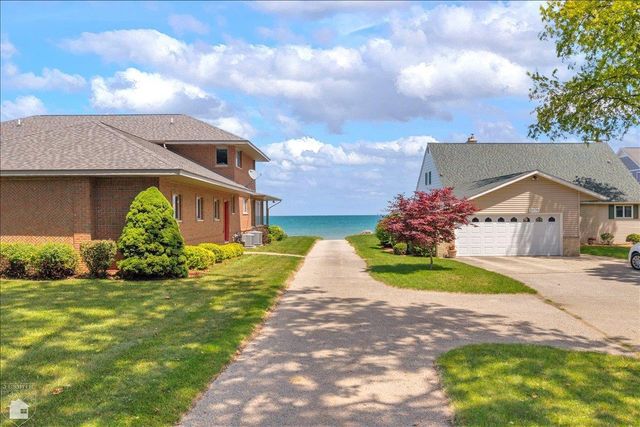 3079 Sandy Oaks Lane, Fort Gratiot Twp, MI 48059