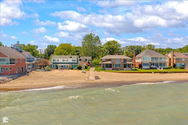 3079 Sandy Oaks Lane, Fort Gratiot Twp, MI 48059