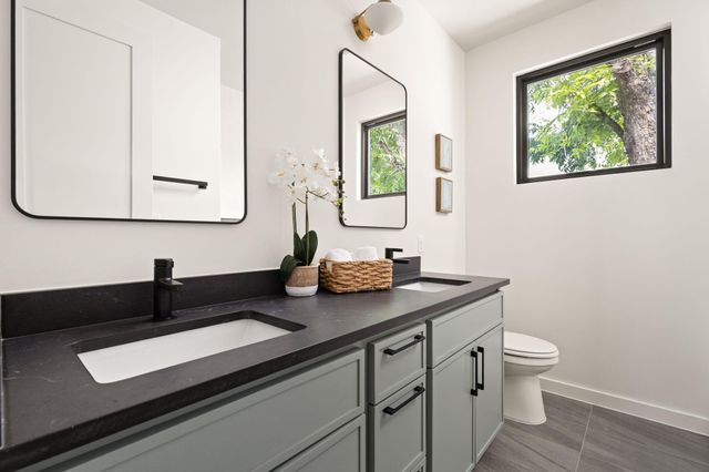 2717 Lyons RD 1, Austin, TX 78702