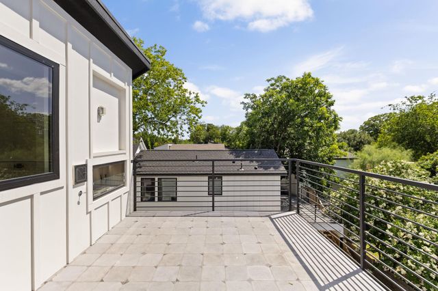 2717 Lyons RD 1, Austin, TX 78702