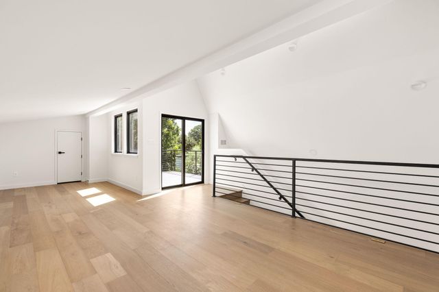 2717 Lyons RD 1, Austin, TX 78702