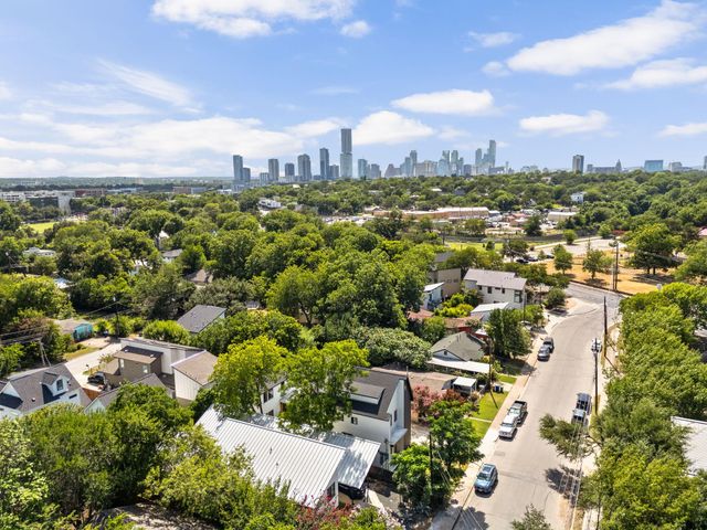 2717 Lyons RD 1, Austin, TX 78702