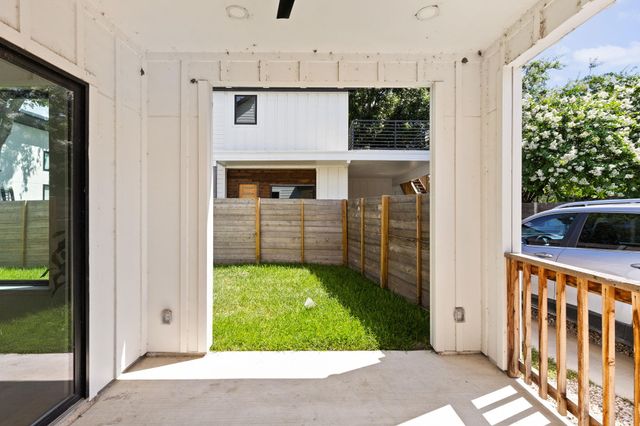 2717 Lyons RD 1, Austin, TX 78702