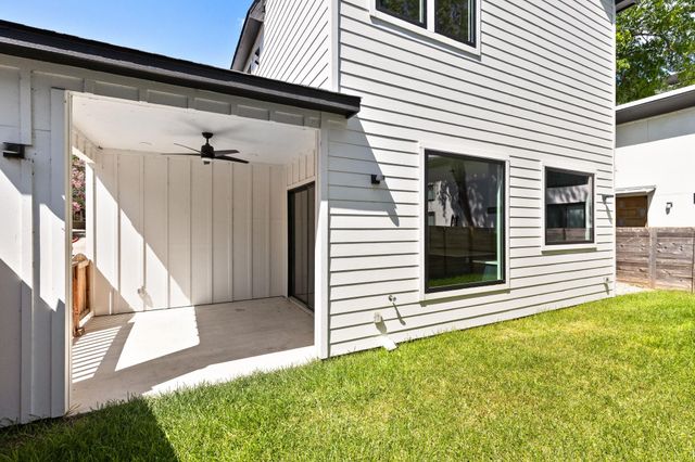 2717 Lyons RD 1, Austin, TX 78702