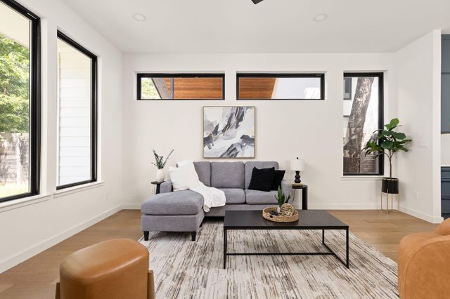 2717 Lyons RD 1, Austin, TX 78702