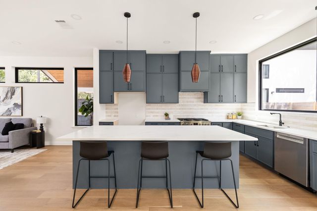 2717 Lyons RD 1, Austin, TX 78702