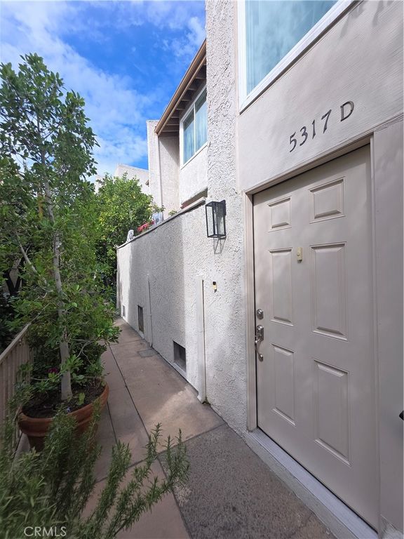 5317 Coldwater Canyon Avenue D, Sherman Oaks, CA 91401 — exterior
