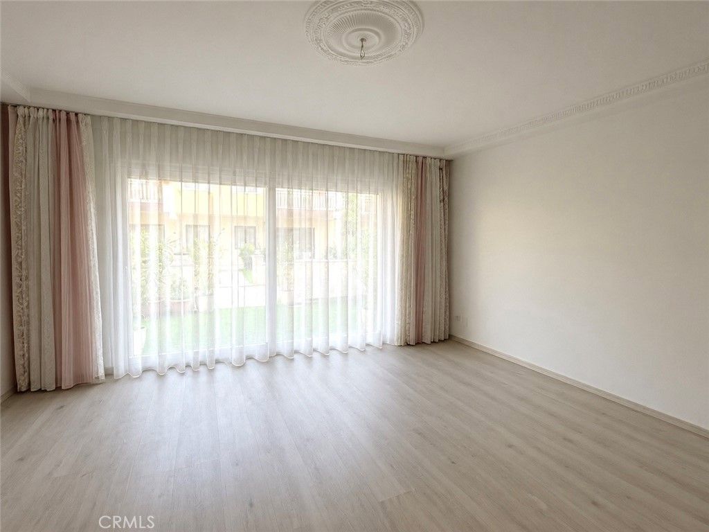 5317 Coldwater Canyon Avenue D, Sherman Oaks, CA 91401 — photo 3