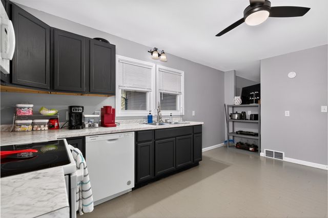 40 Charlotte Heights, Williamstown, KY 41097