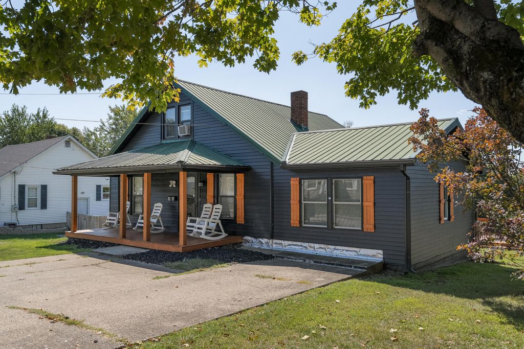 40 Charlotte Heights, Williamstown, KY 41097