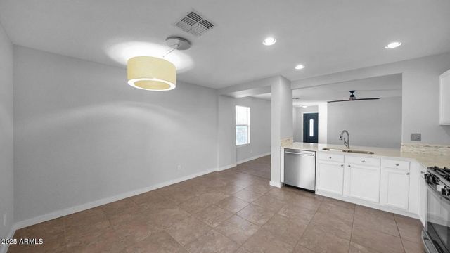 3216 W MARK Lane, Phoenix, AZ 85083